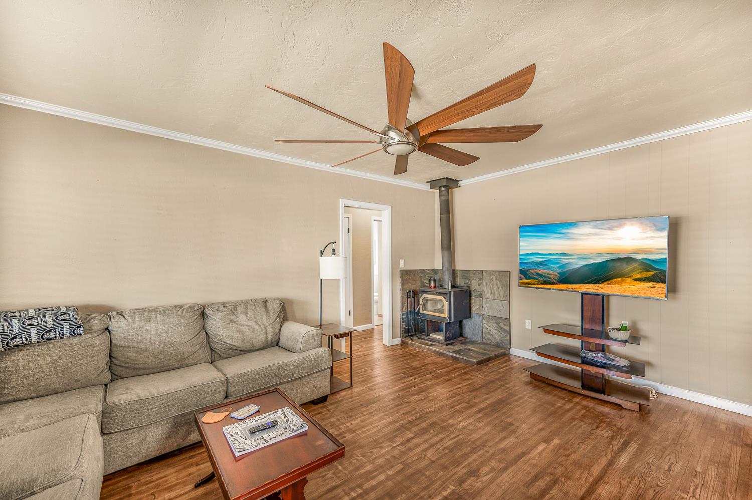 1439 Gary St, Selma, CA 93662