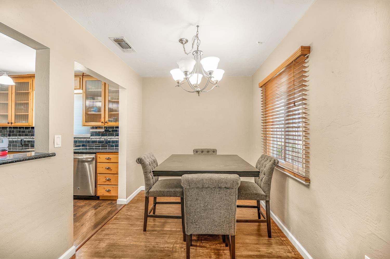 1439 Gary St, Selma, CA 93662