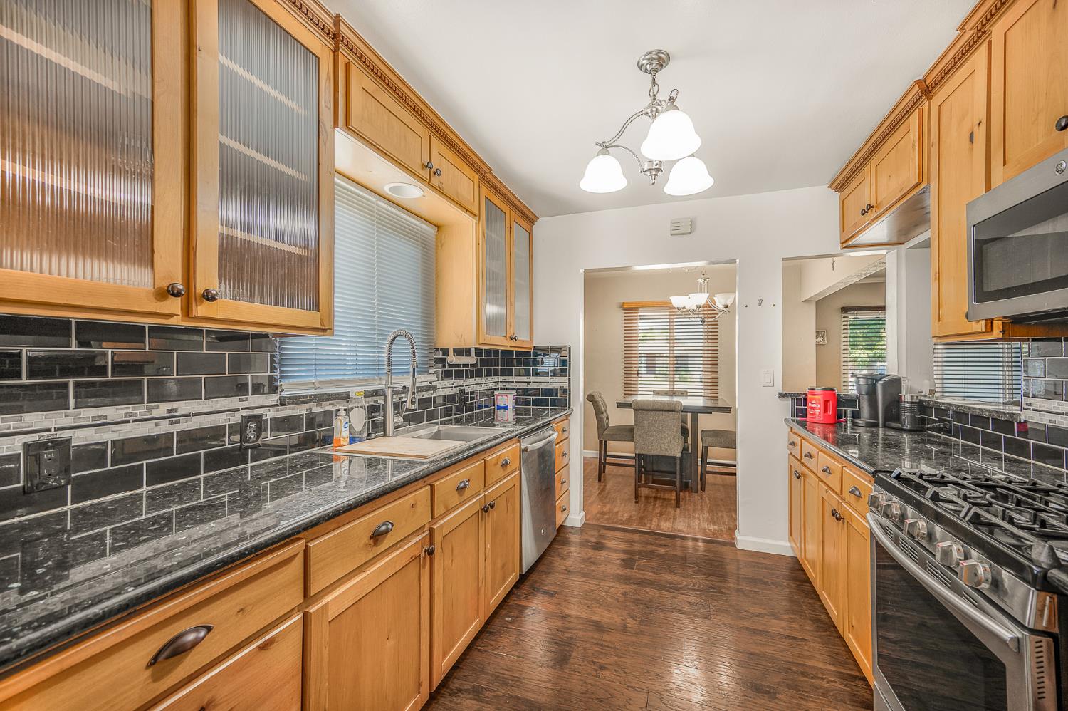 1439 Gary St, Selma, CA 93662