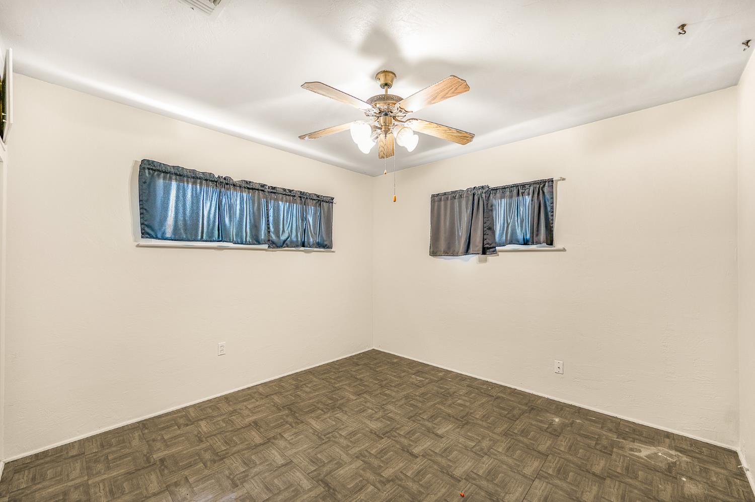 1439 Gary St, Selma, CA 93662