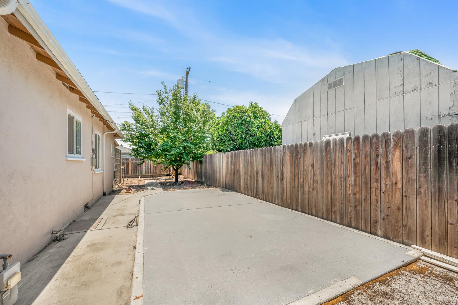 1439 Gary St, Selma, CA 93662