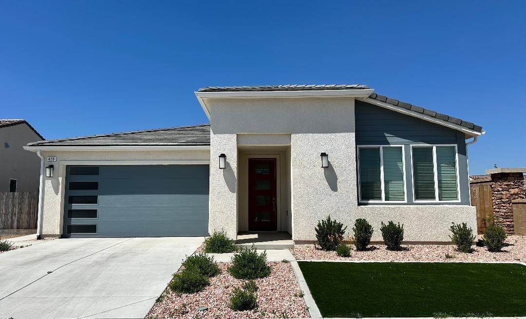 428 Cathedral Ct S, Madera, CA 93636