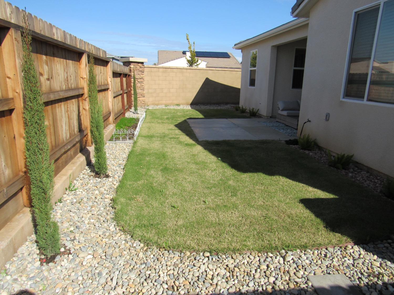428 Cathedral Ct S, Madera, CA 93636