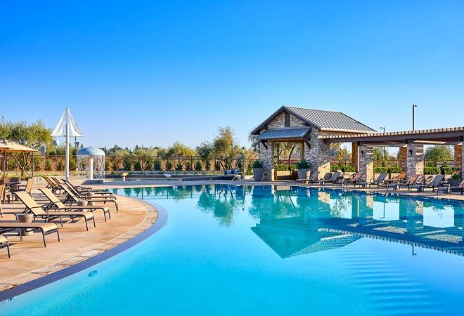 428 Cathedral Ct S, Madera, CA 93636