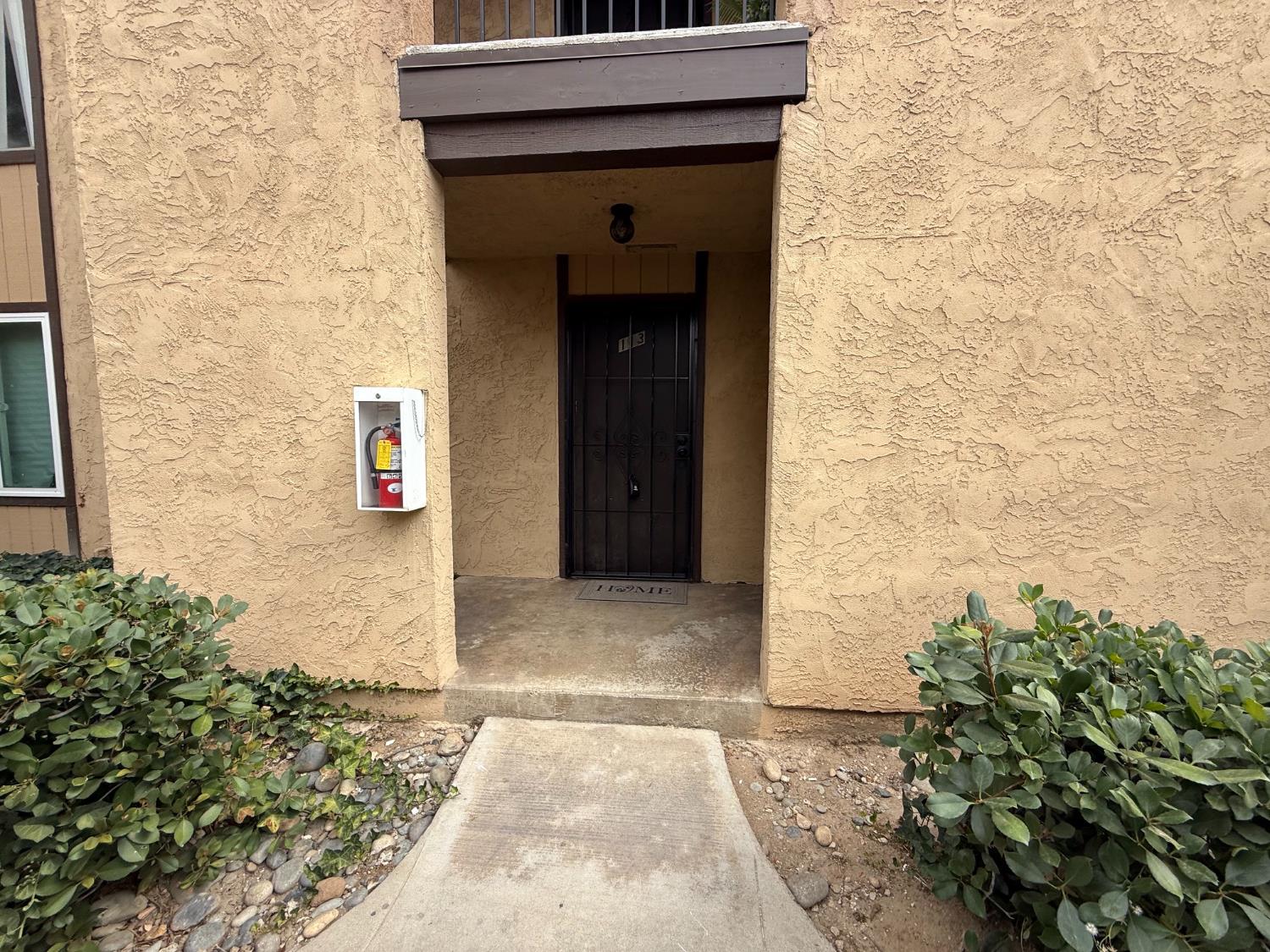 1550 W Ashlan Ave #113, Fresno, CA 93705