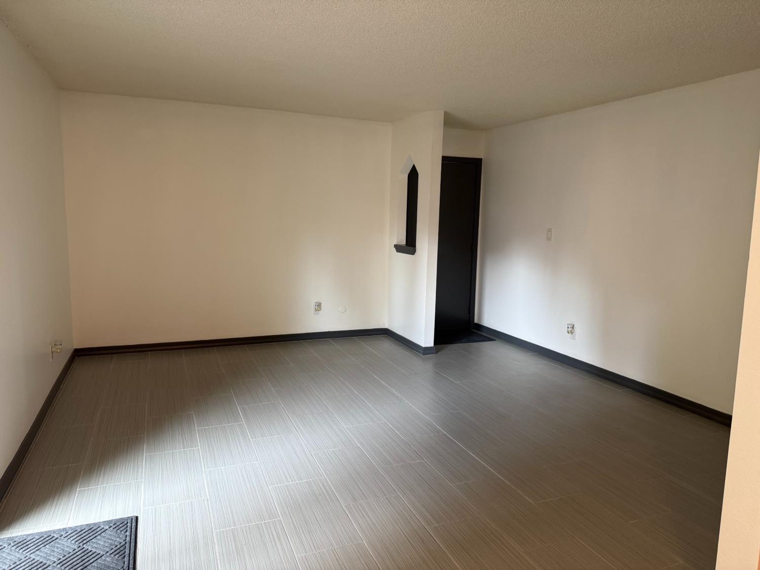 1550 W Ashlan Ave #113, Fresno, CA 93705