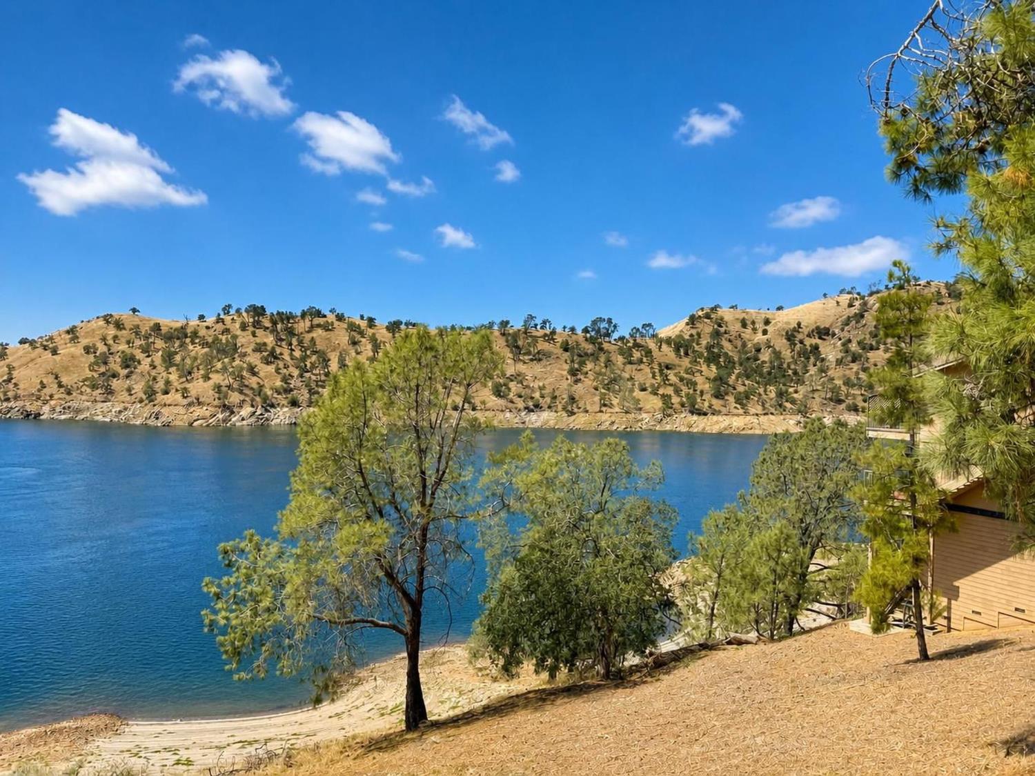 27990 Sky Harbour Rd, Friant, CA 93626