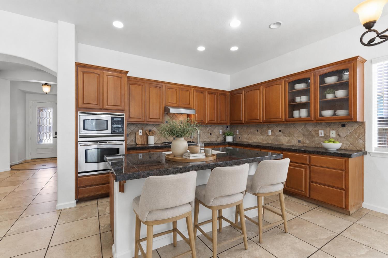 3325 W Stewart Ave, Visalia, CA 93291