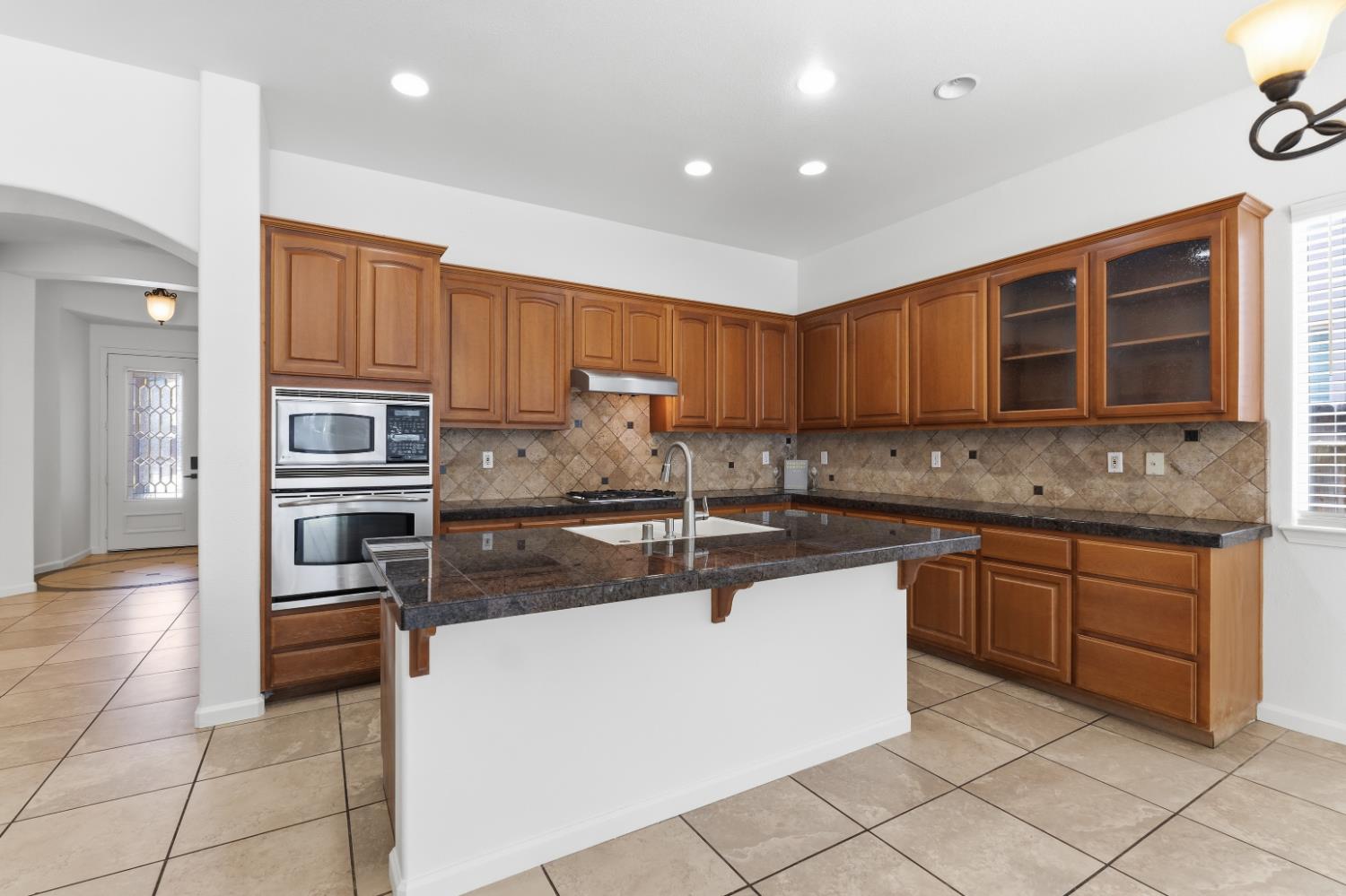 3325 W Stewart Ave, Visalia, CA 93291