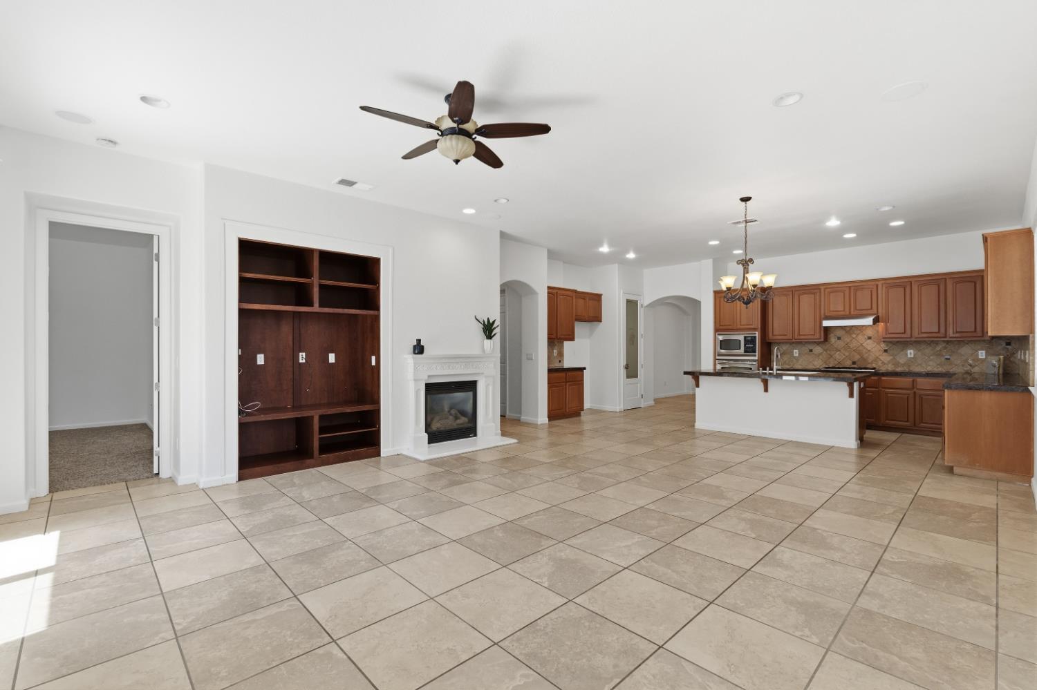 3325 W Stewart Ave, Visalia, CA 93291
