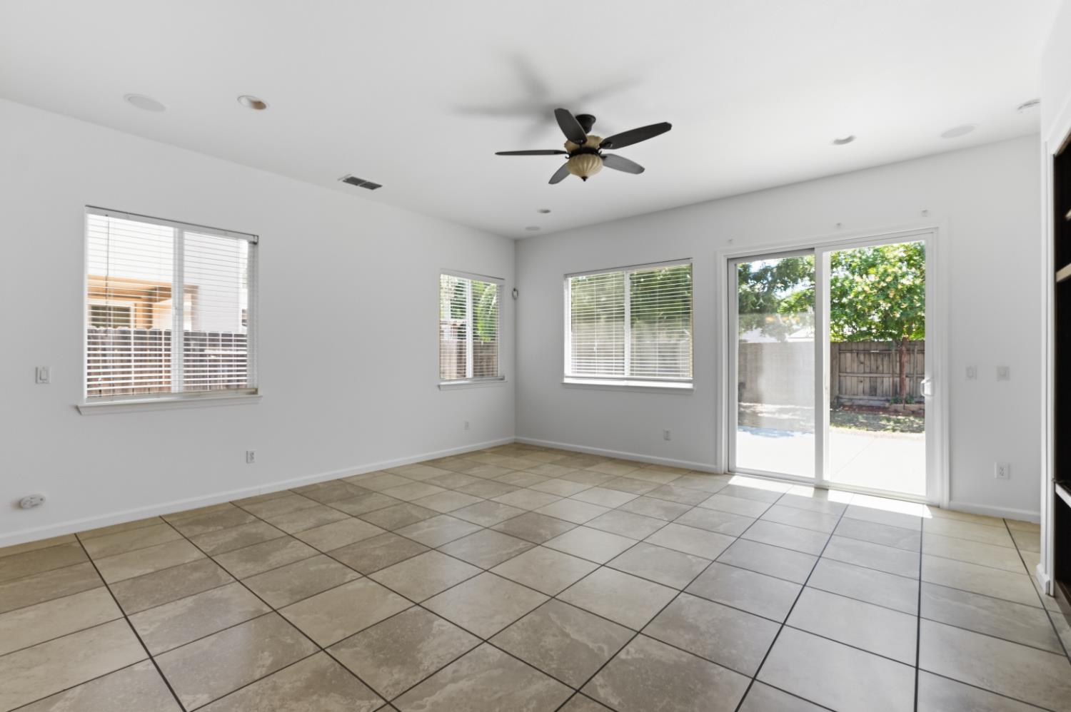 3325 W Stewart Ave, Visalia, CA 93291