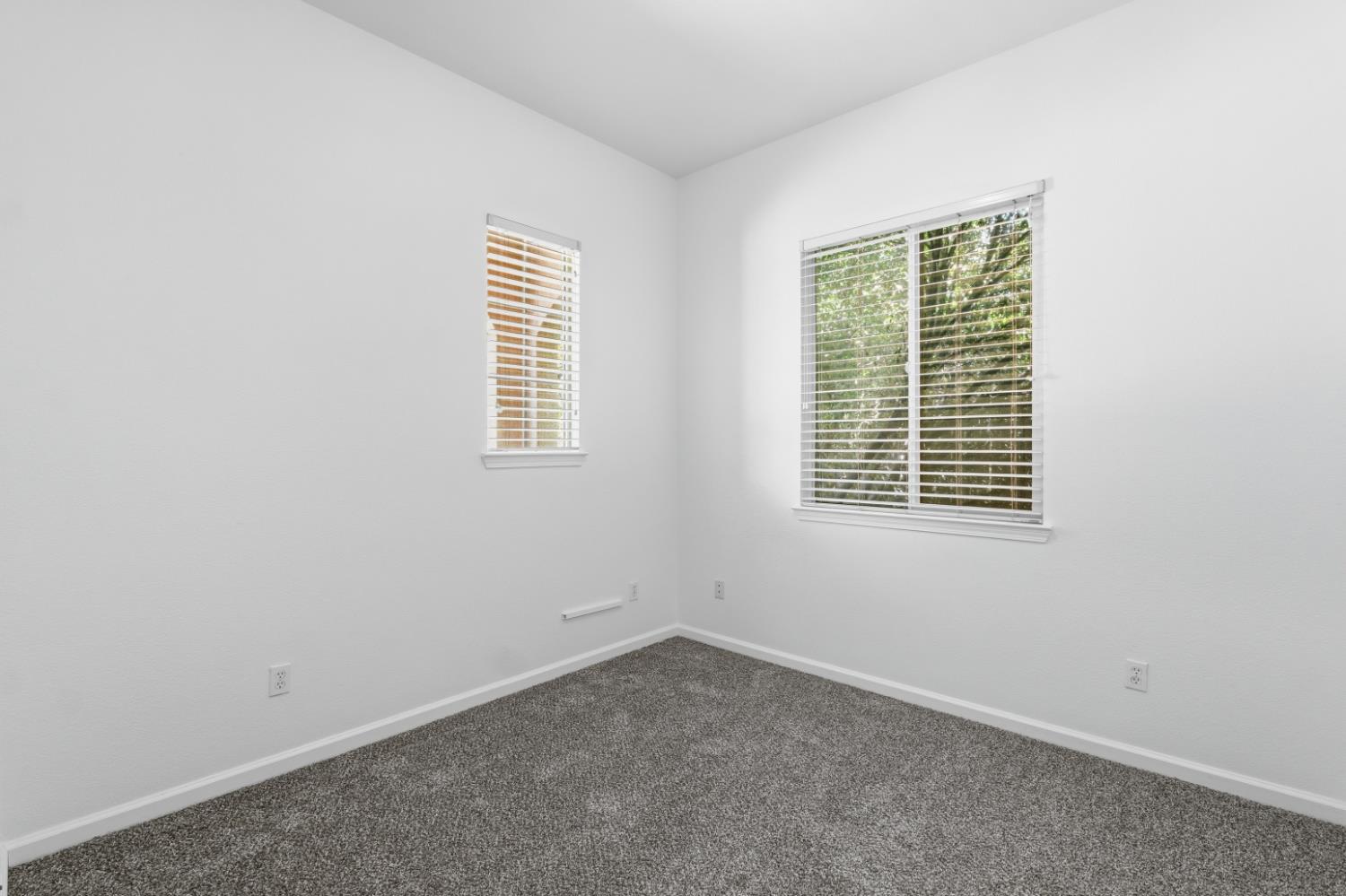 3325 W Stewart Ave, Visalia, CA 93291