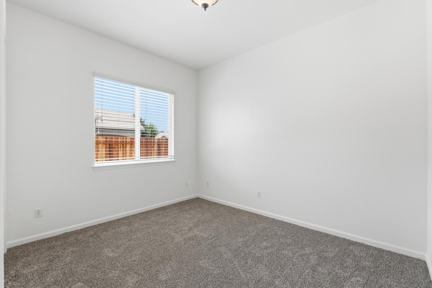 3325 W Stewart Ave, Visalia, CA 93291