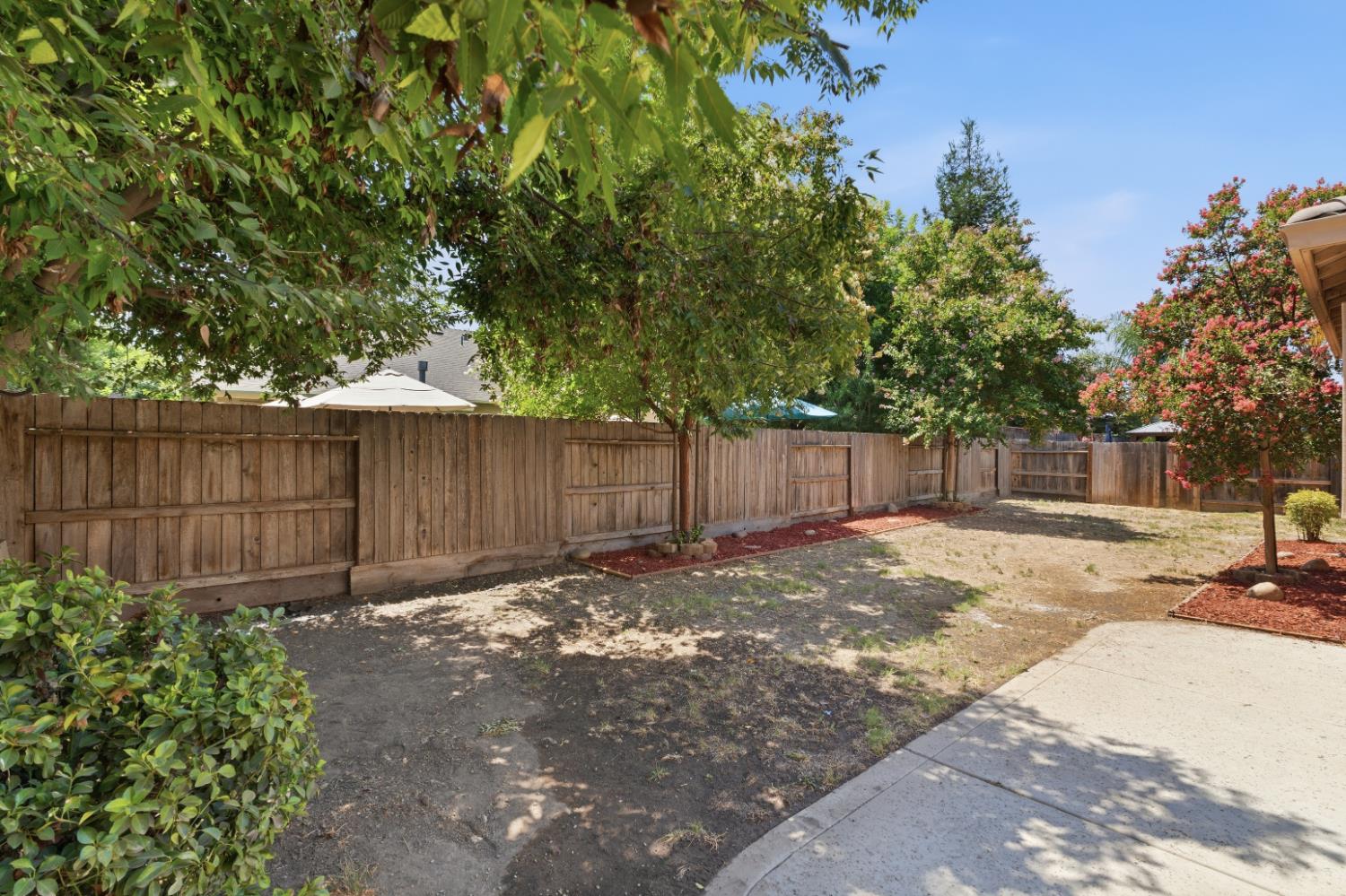 3325 W Stewart Ave, Visalia, CA 93291
