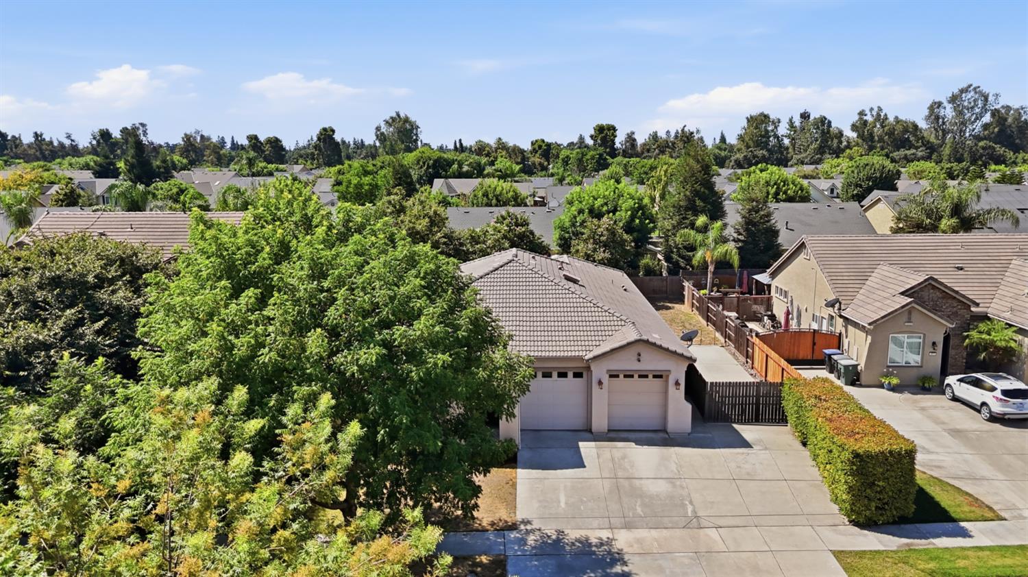 3325 W Stewart Ave, Visalia, CA 93291