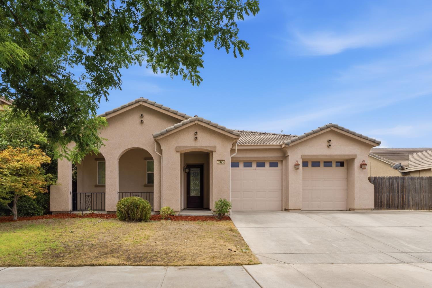 3325 W Stewart Ave, Visalia, CA 93291