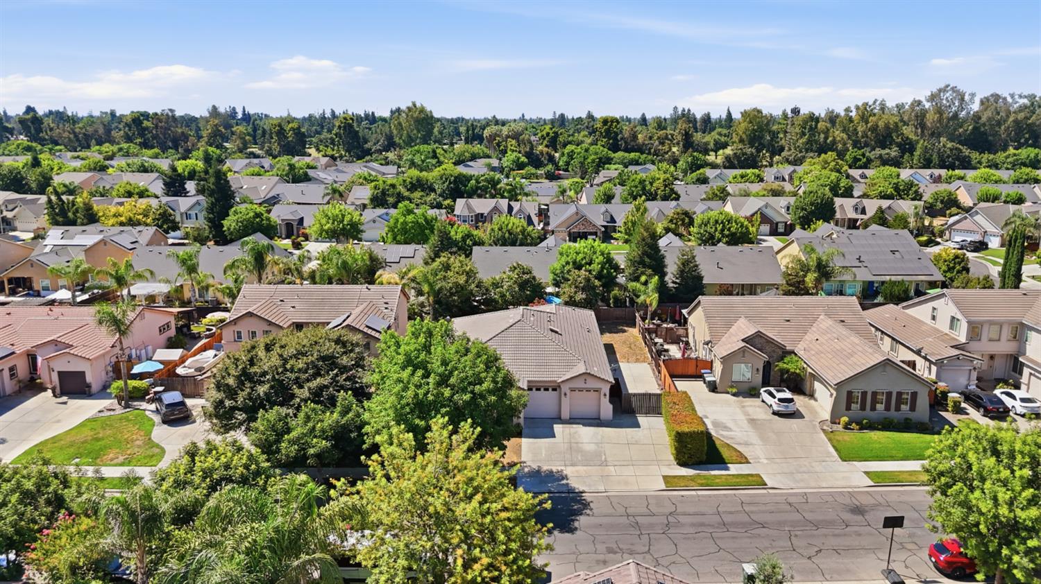 3325 W Stewart Ave, Visalia, CA 93291