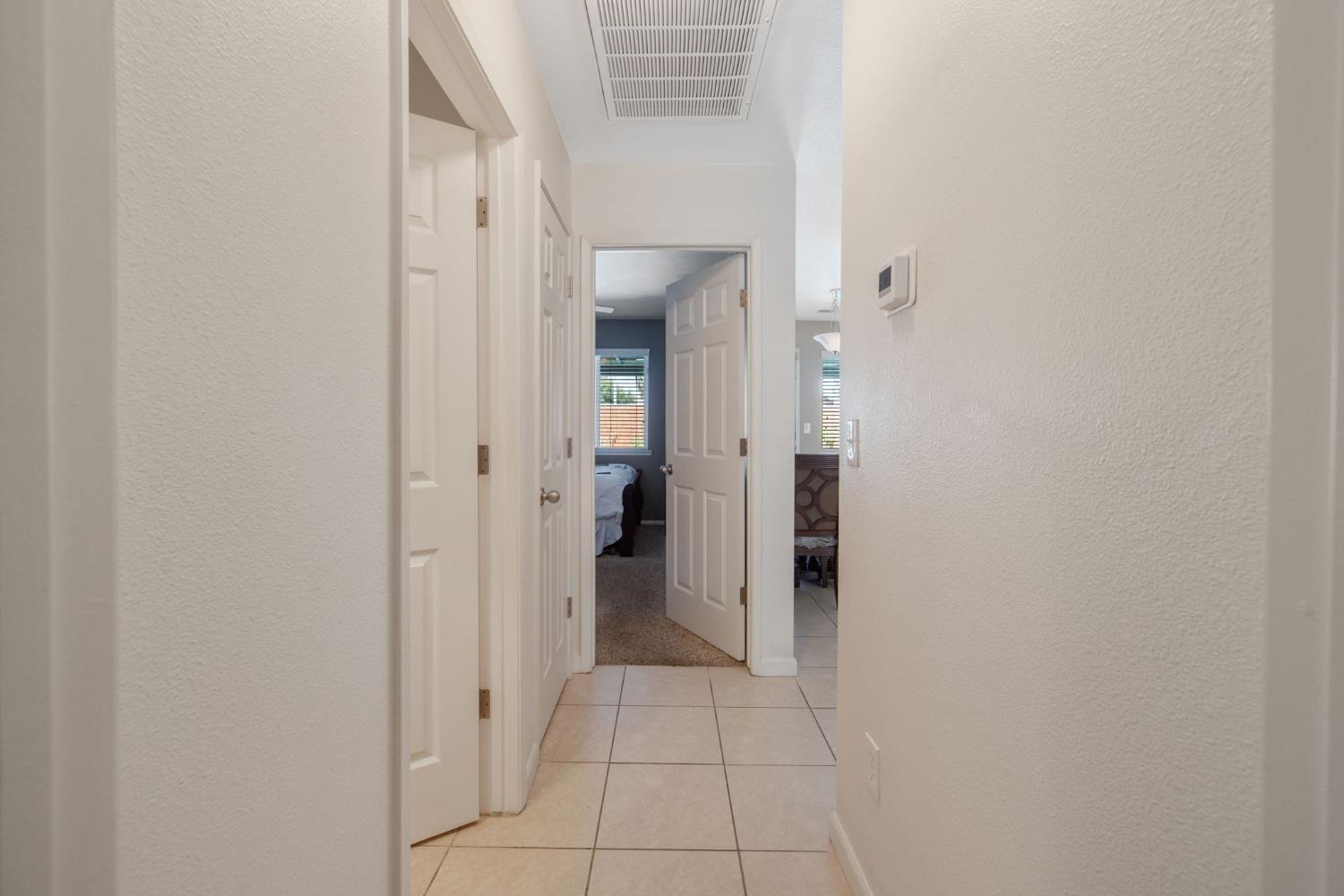 1603 Rosewood Ln, Hanford, CA 93230