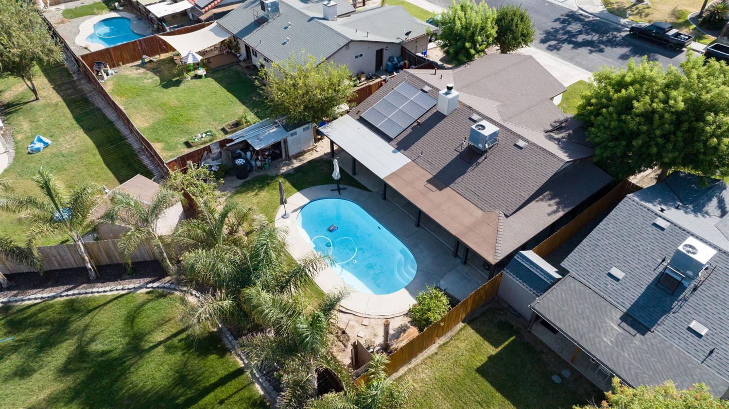 1603 Rosewood Ln, Hanford, CA 93230