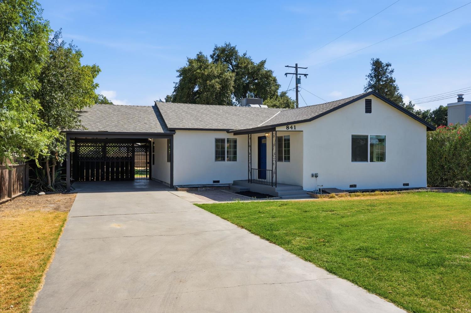 841 W Walnut Ave, Visalia, CA 93277