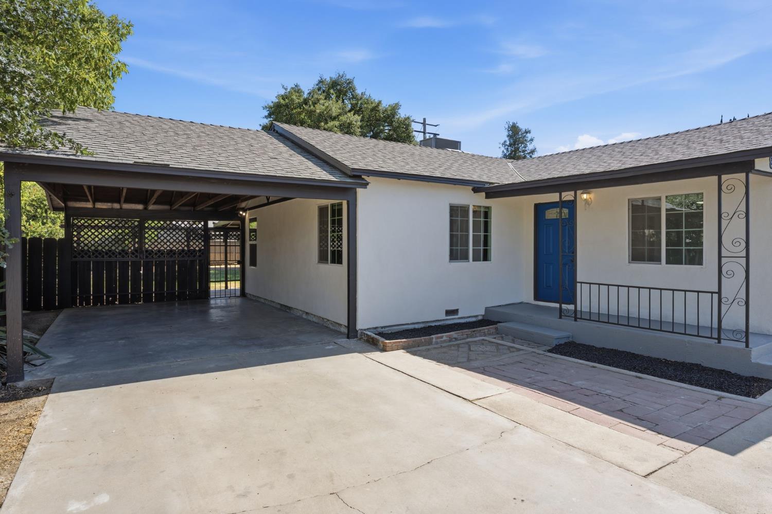841 W Walnut Ave, Visalia, CA 93277