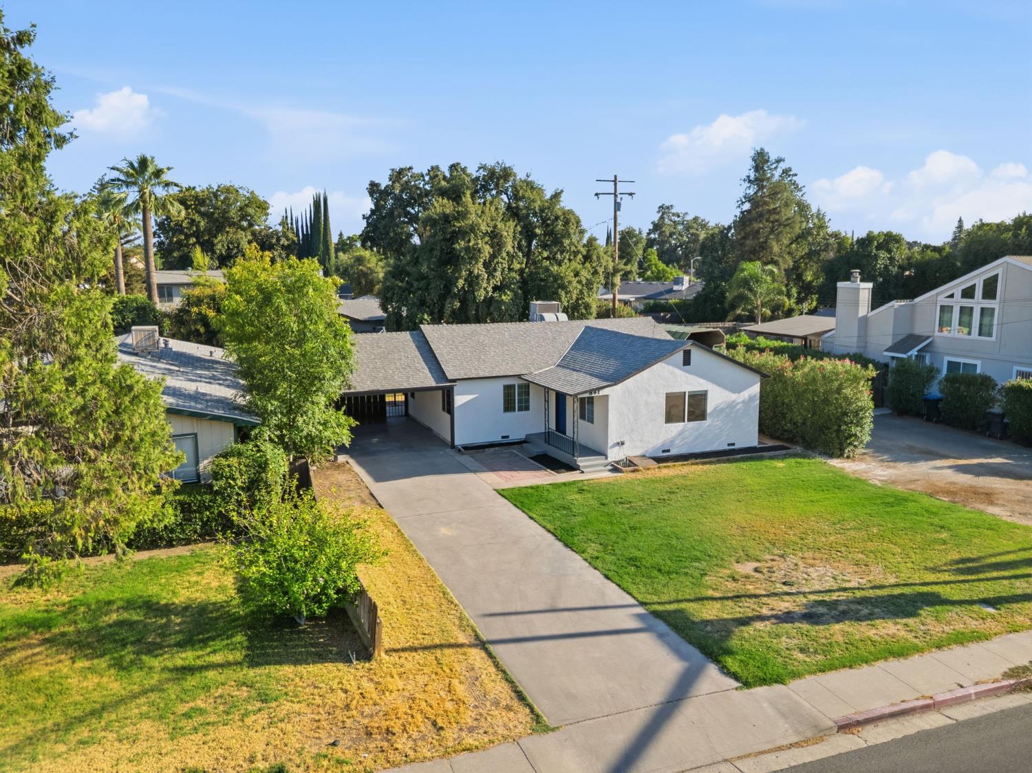 841 W Walnut Ave, Visalia, CA 93277
