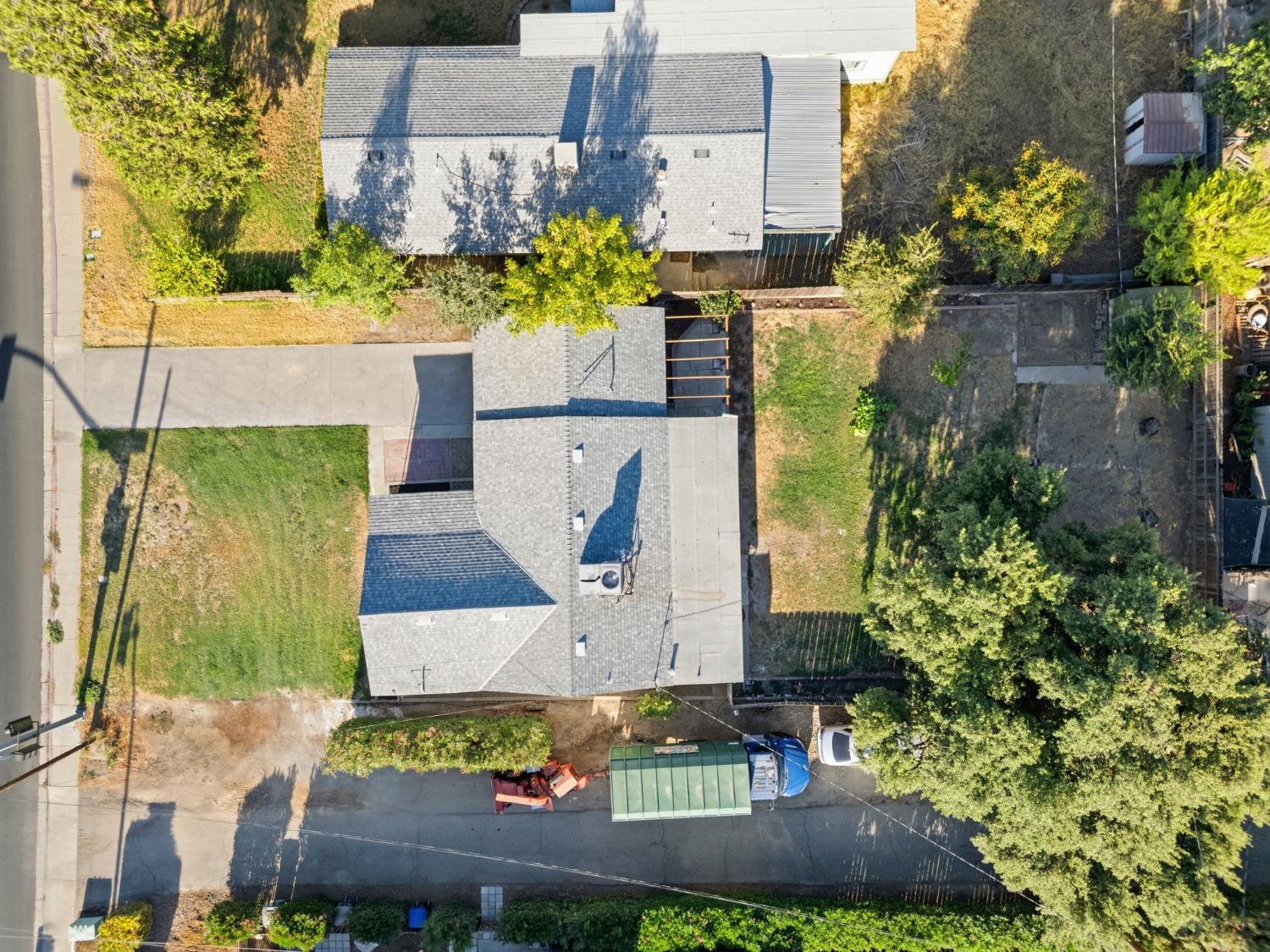 841 W Walnut Ave, Visalia, CA 93277