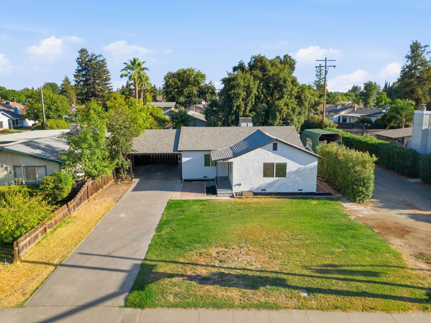 841 W Walnut Ave, Visalia, CA 93277