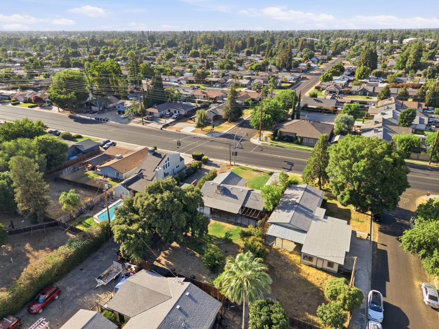841 W Walnut Ave, Visalia, CA 93277