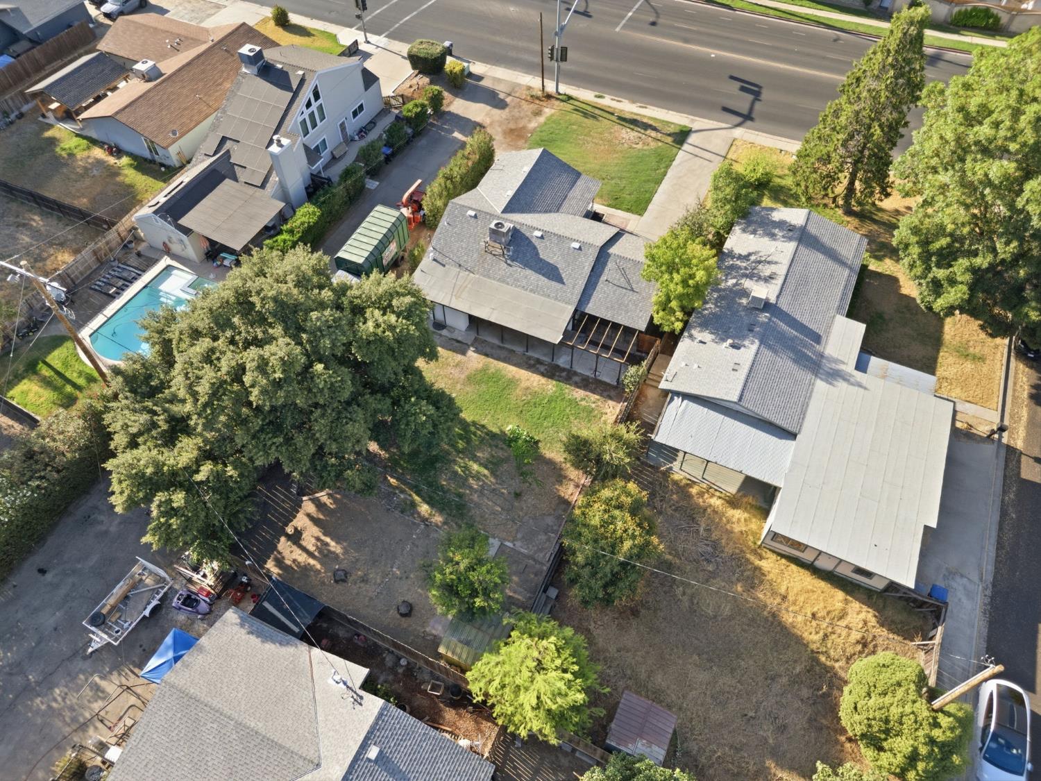 841 W Walnut Ave, Visalia, CA 93277