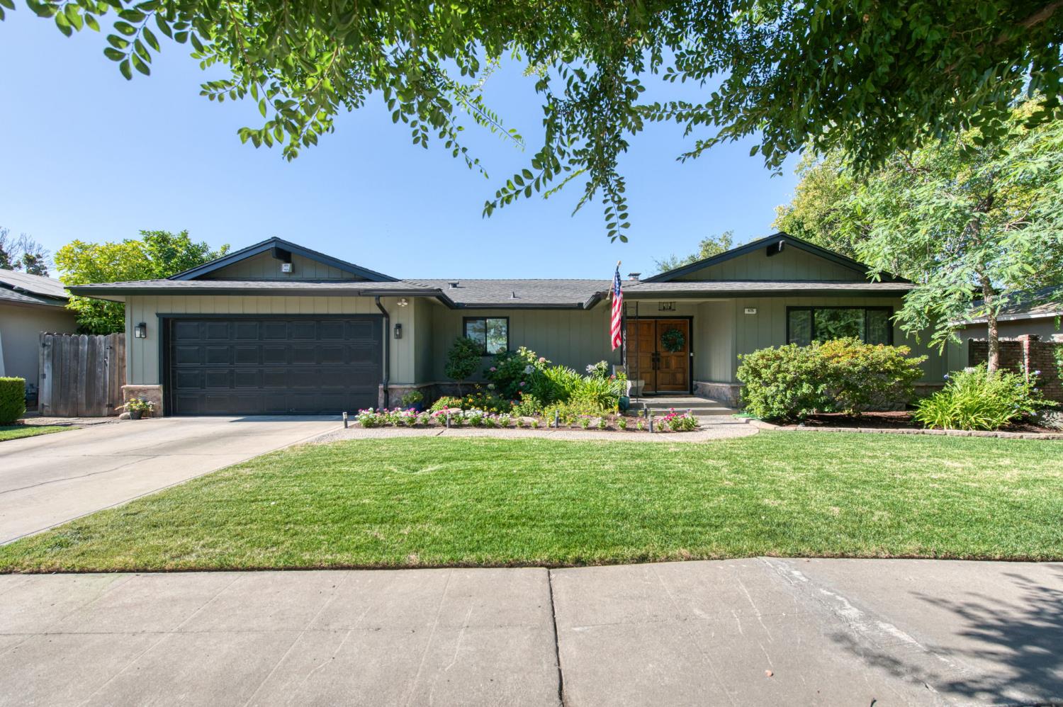 675 W Palo Alto Ave, Fresno, CA 93704