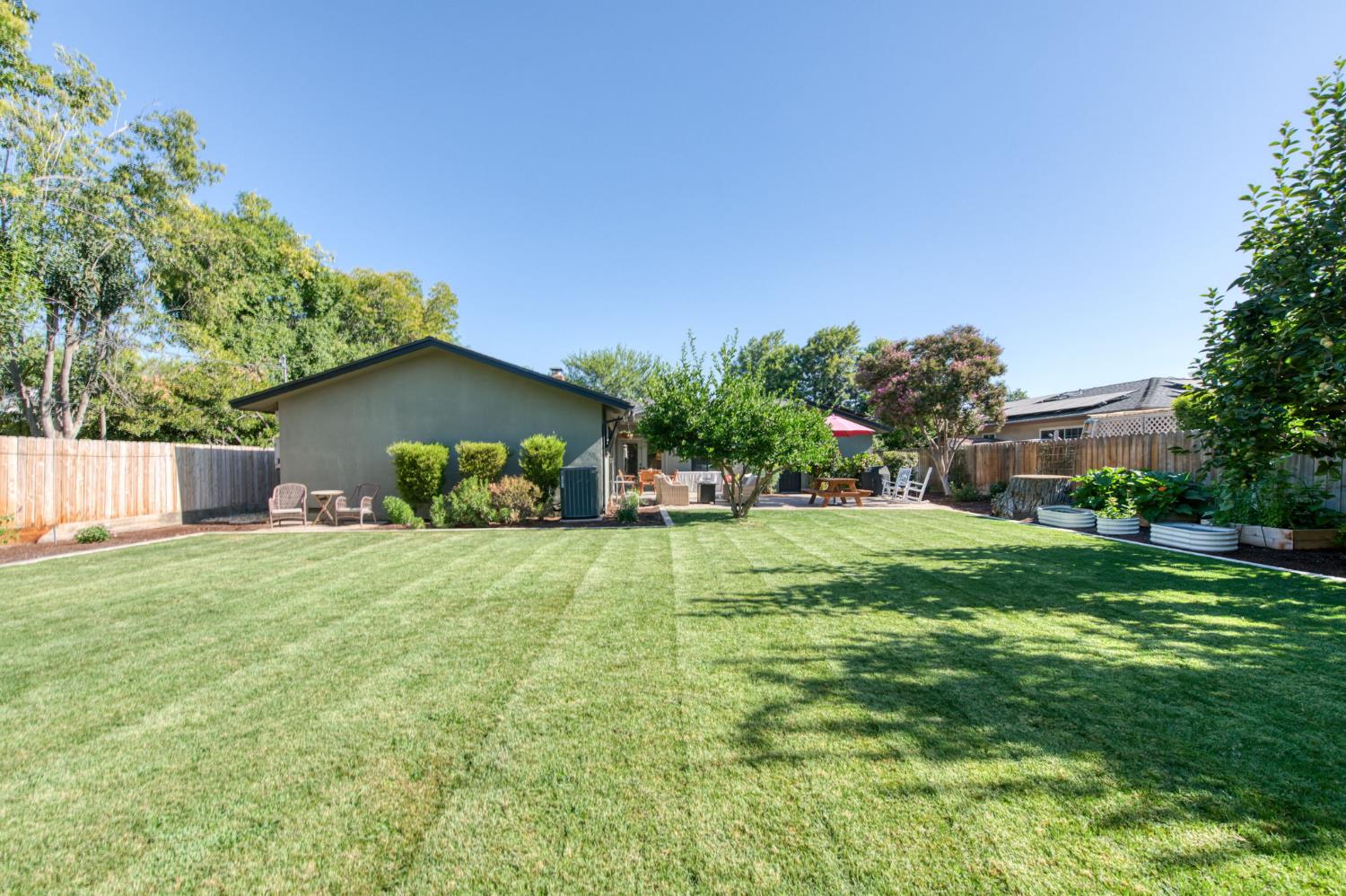 675 W Palo Alto Ave, Fresno, CA 93704