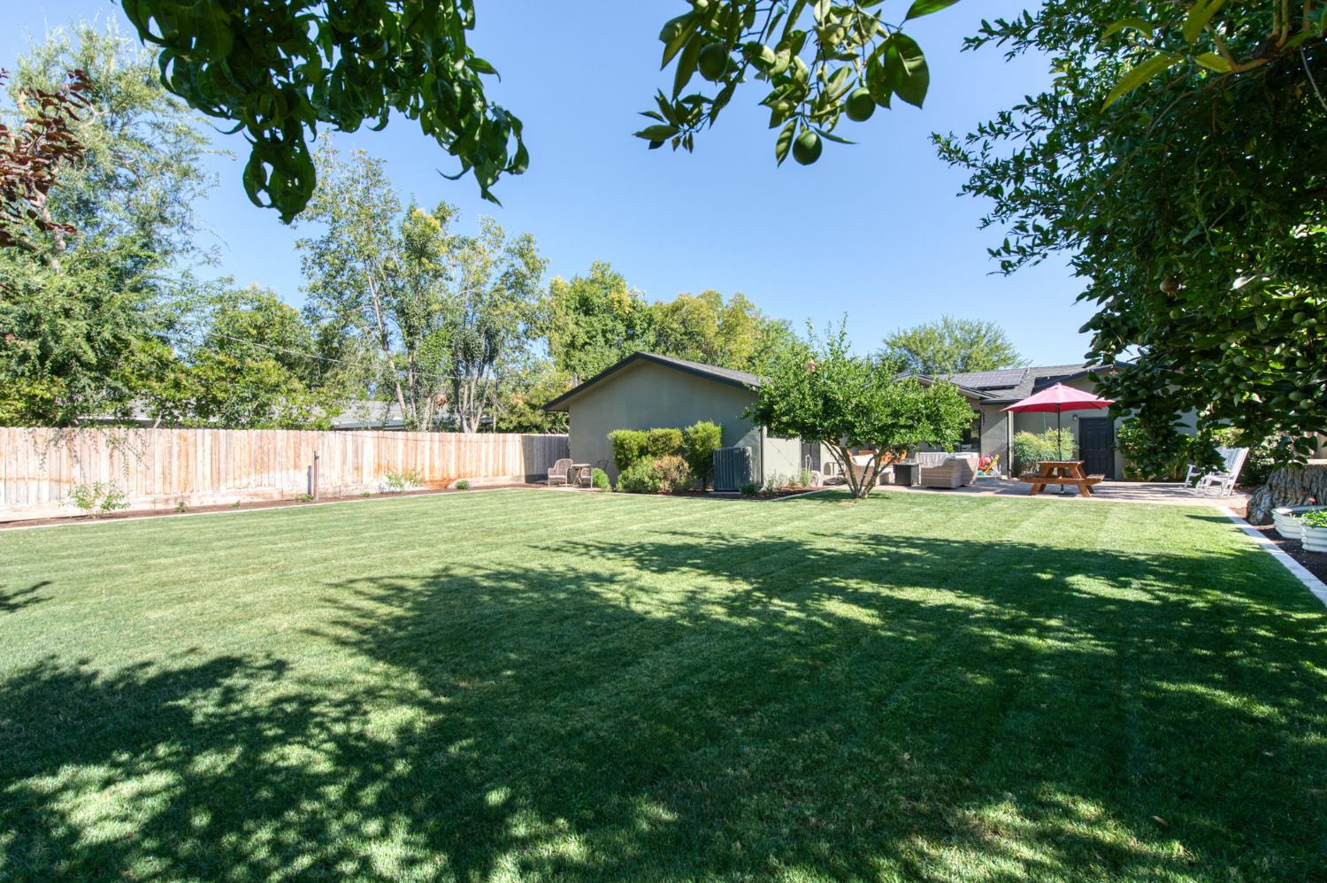 675 W Palo Alto Ave, Fresno, CA 93704