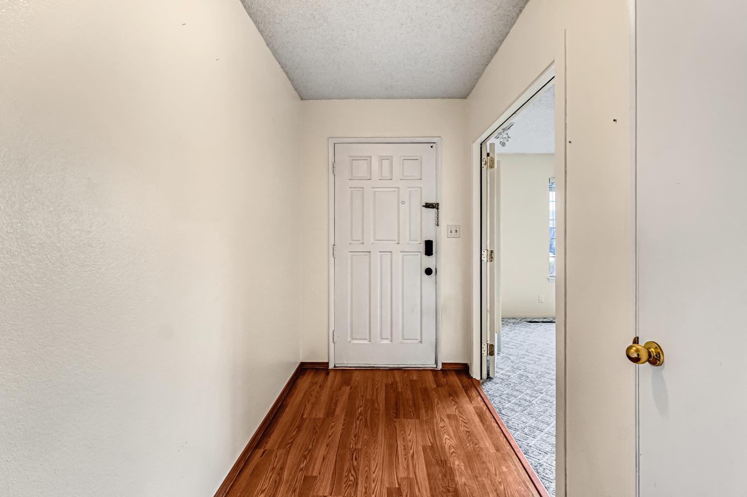 516 E Magill Ave, Fresno, CA 93710