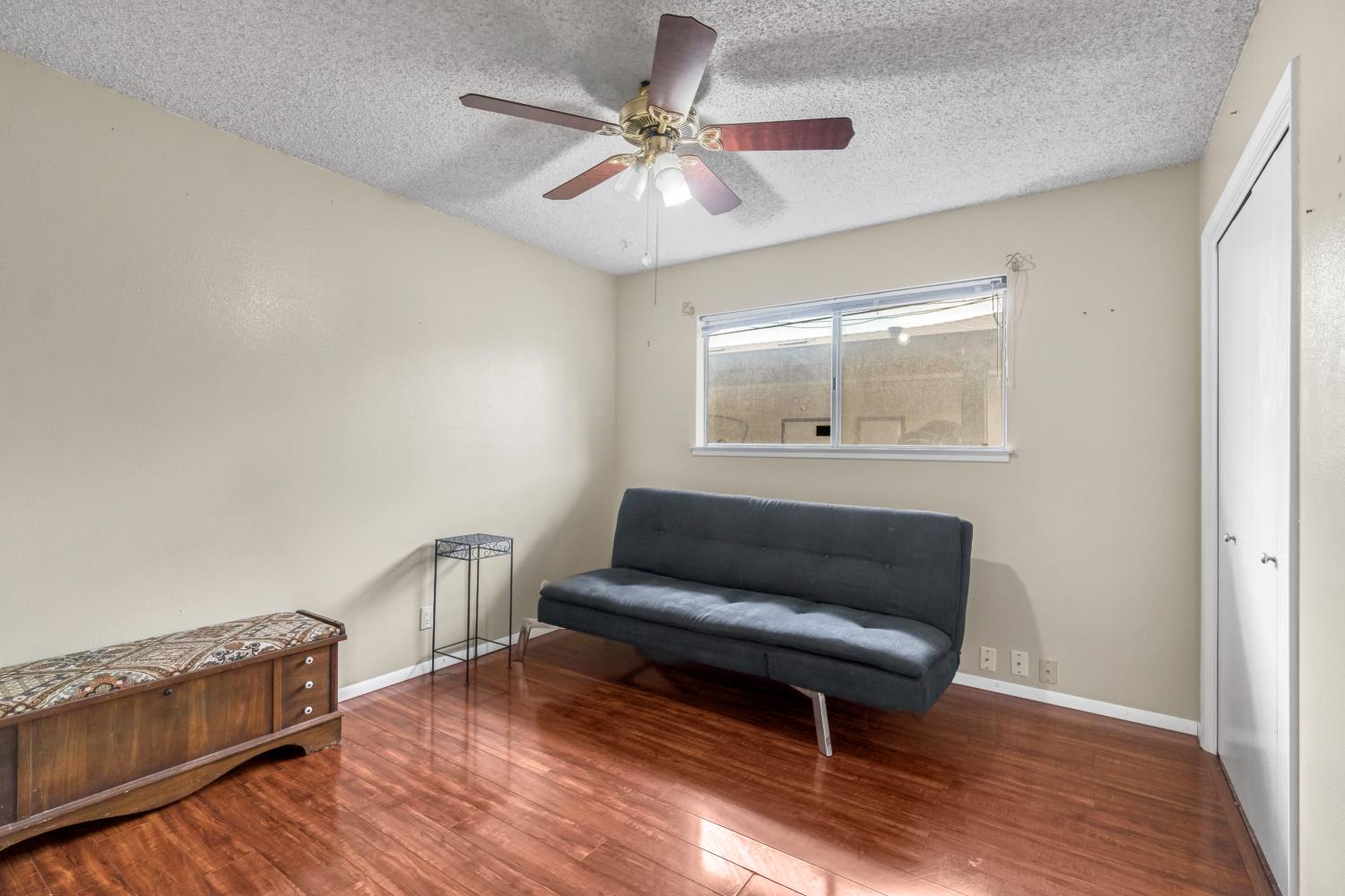 516 E Magill Ave, Fresno, CA 93710