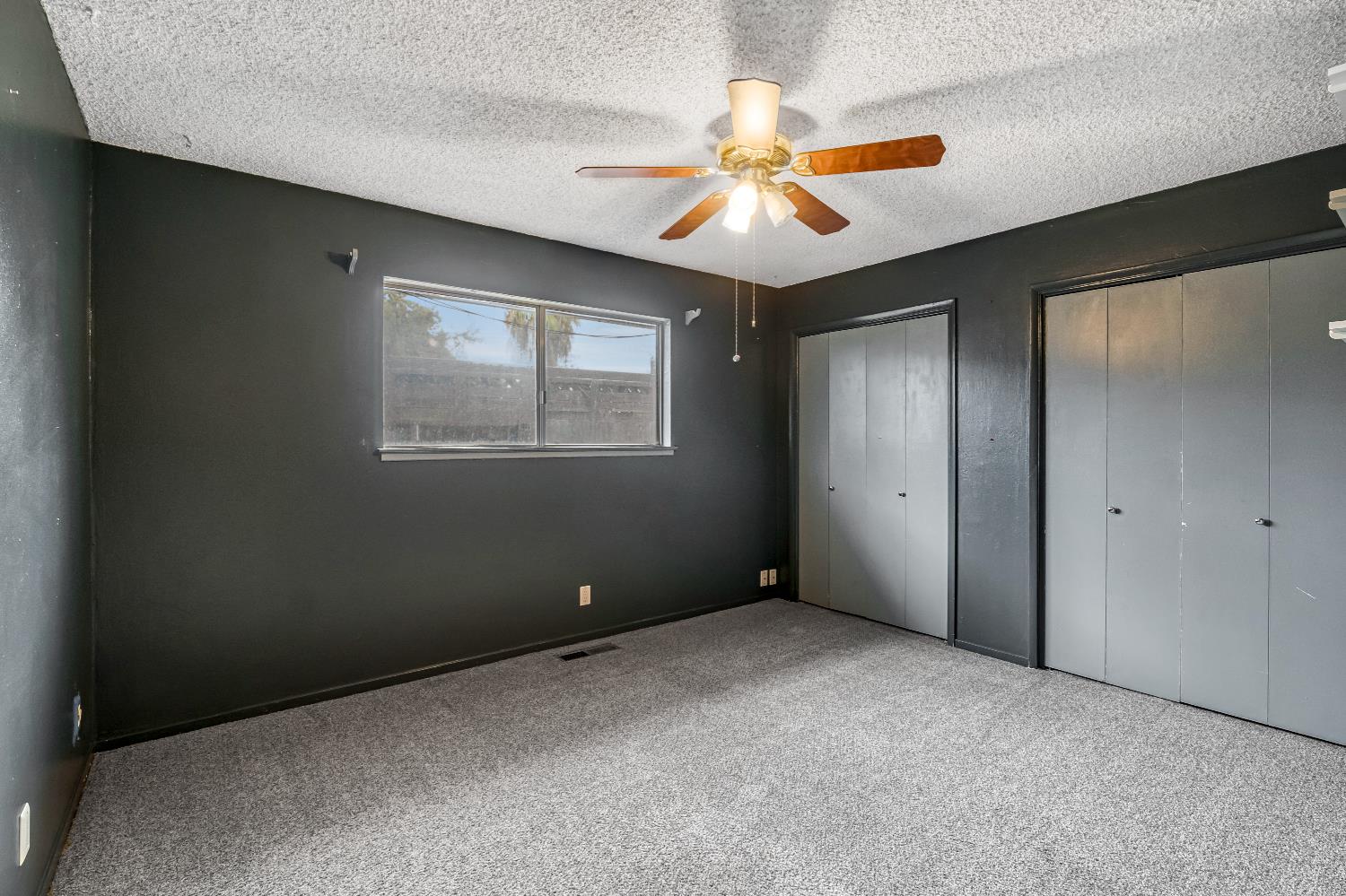 516 E Magill Ave, Fresno, CA 93710
