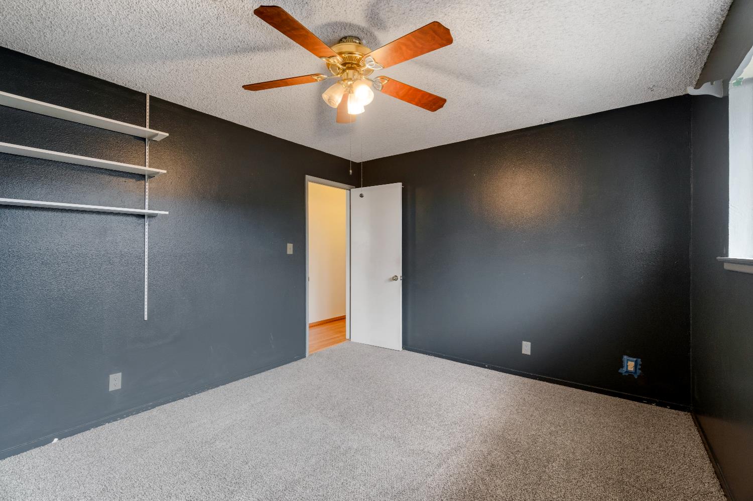 516 E Magill Ave, Fresno, CA 93710