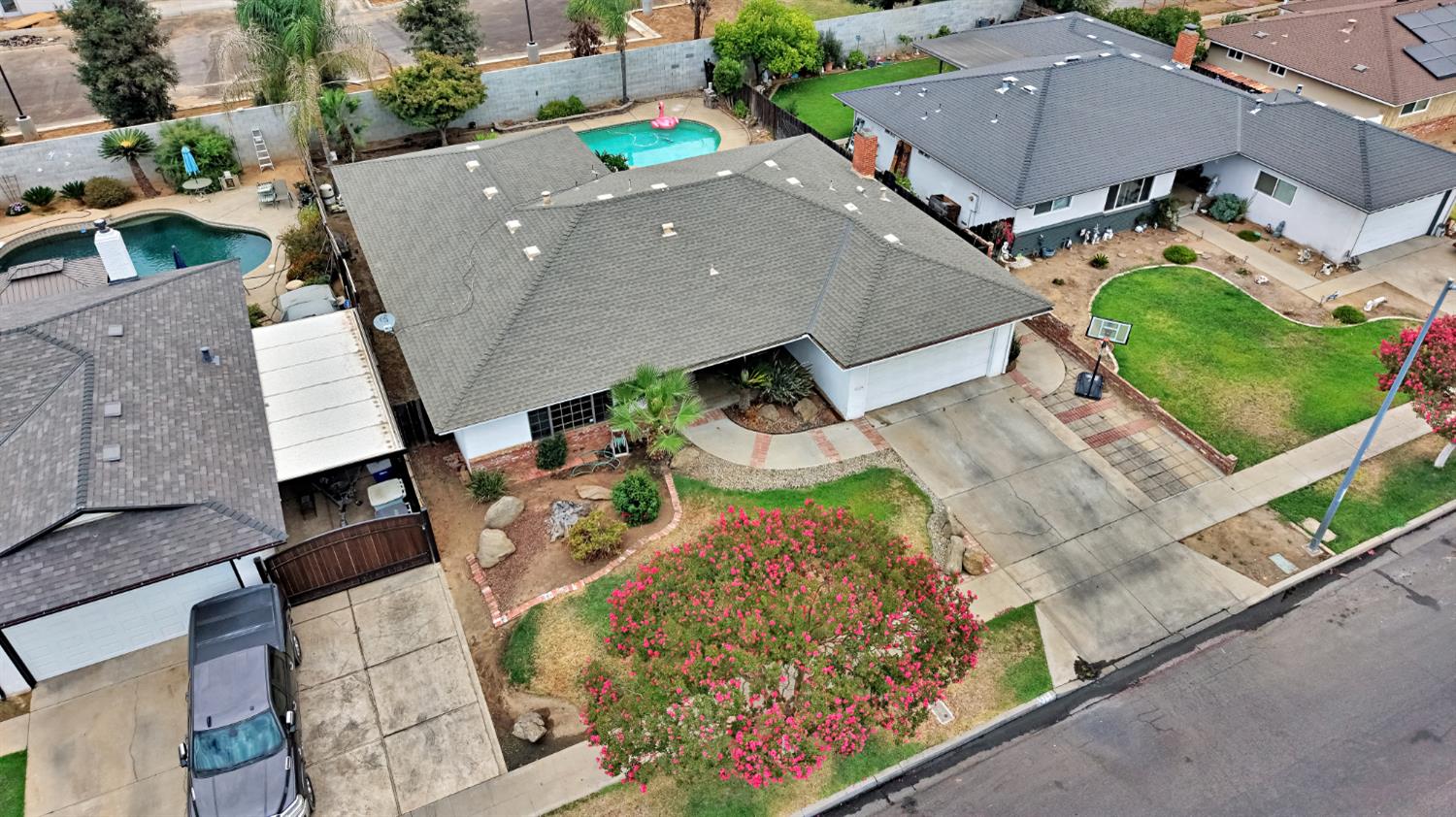 516 E Magill Ave, Fresno, CA 93710