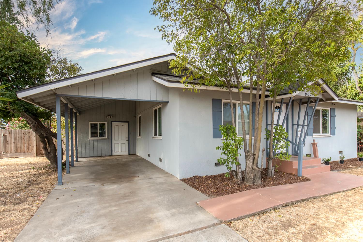 807 W Shields Ave, Fresno, CA 93705