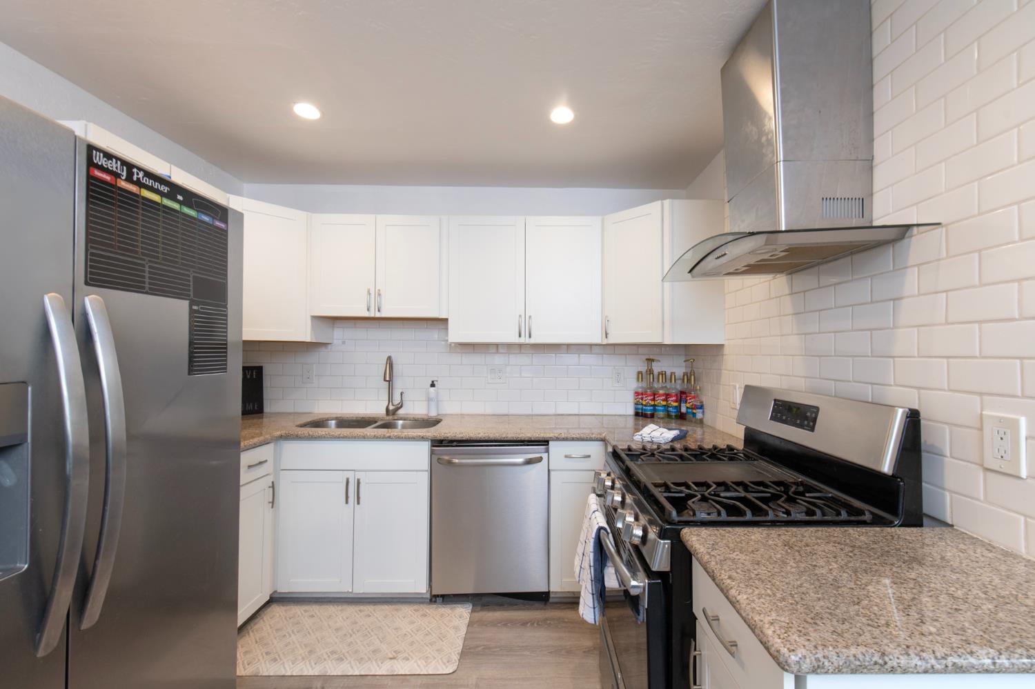 807 W Shields Ave, Fresno, CA 93705