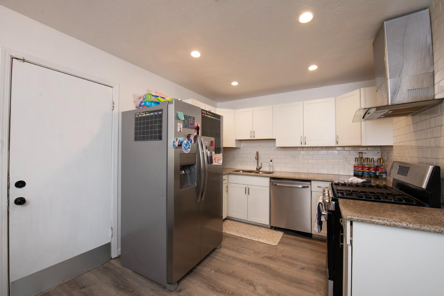 807 W Shields Ave, Fresno, CA 93705