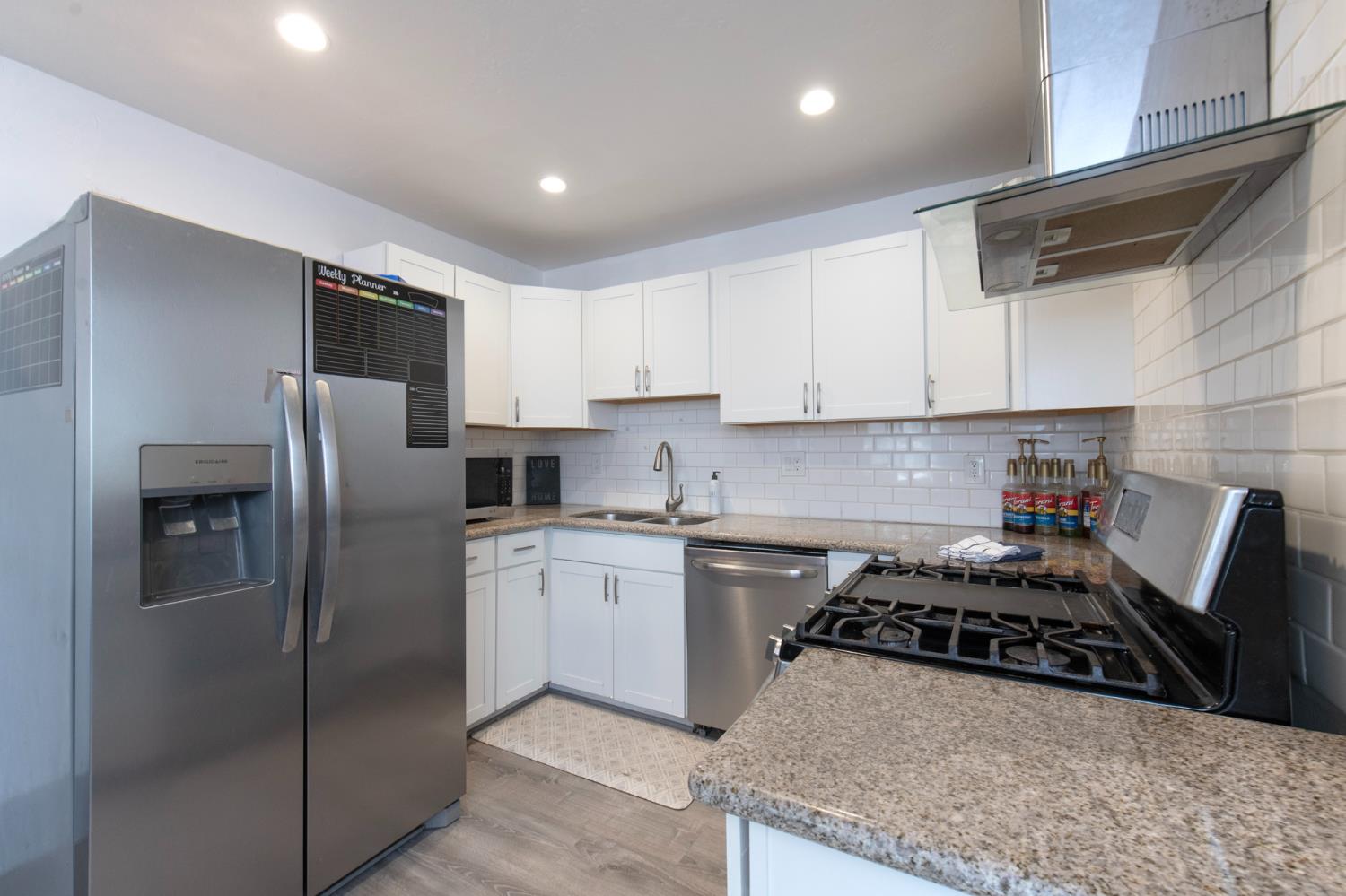 807 W Shields Ave, Fresno, CA 93705