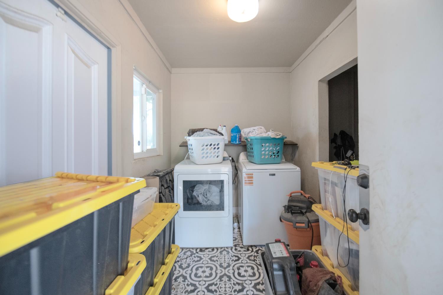 807 W Shields Ave, Fresno, CA 93705