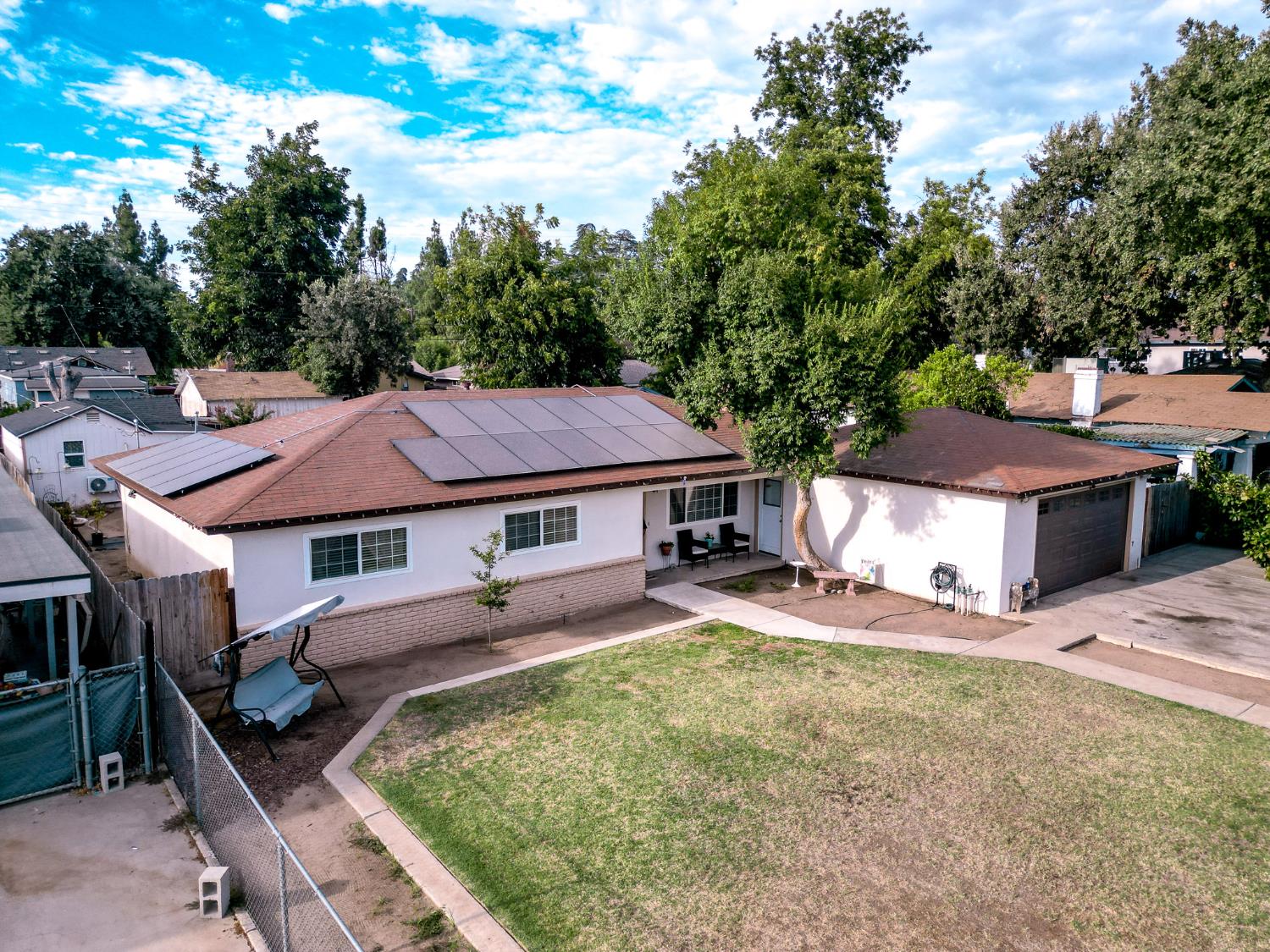 555 E Fountain Way, Fresno, CA 93704