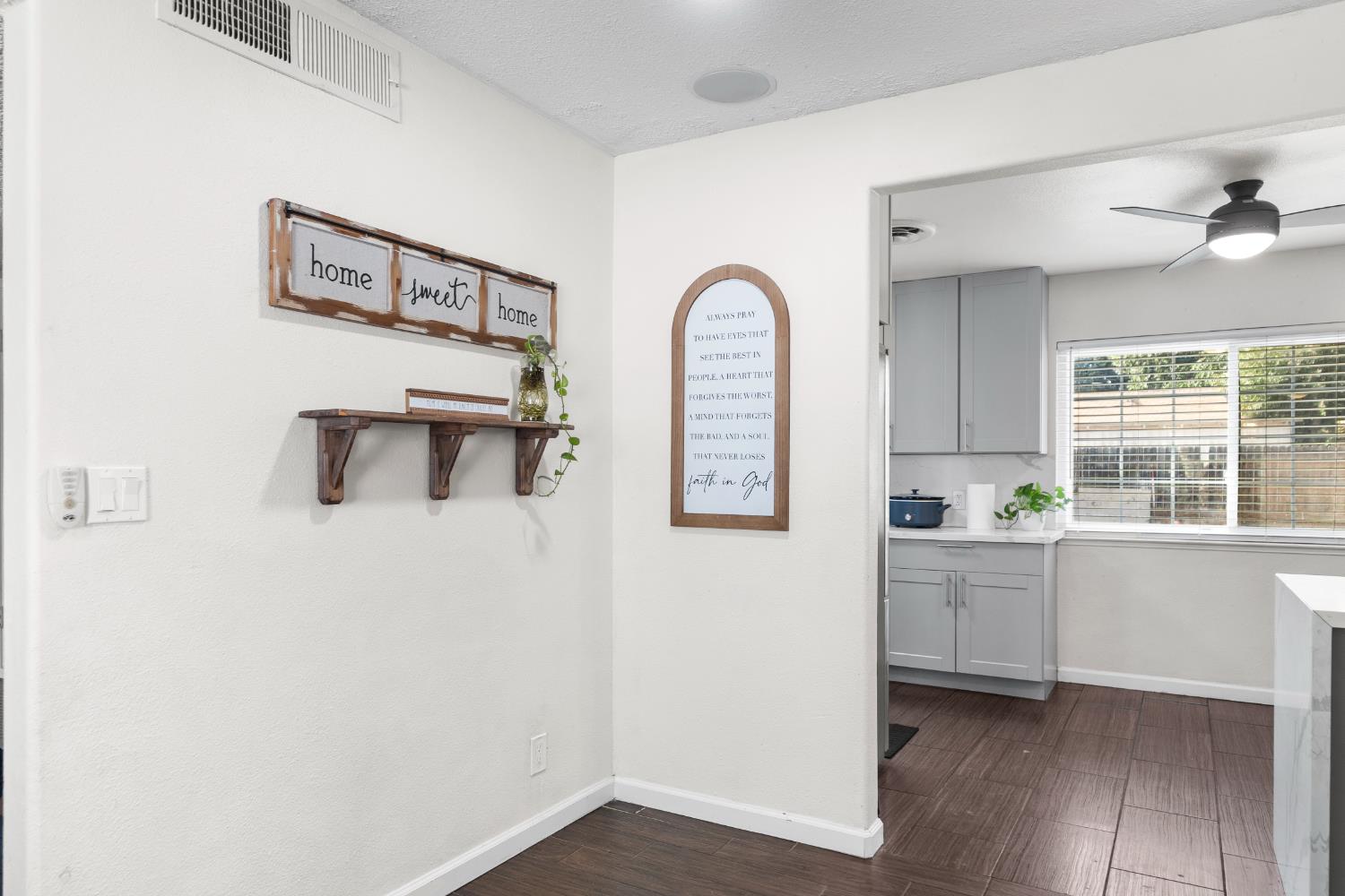 555 E Fountain Way, Fresno, CA 93704