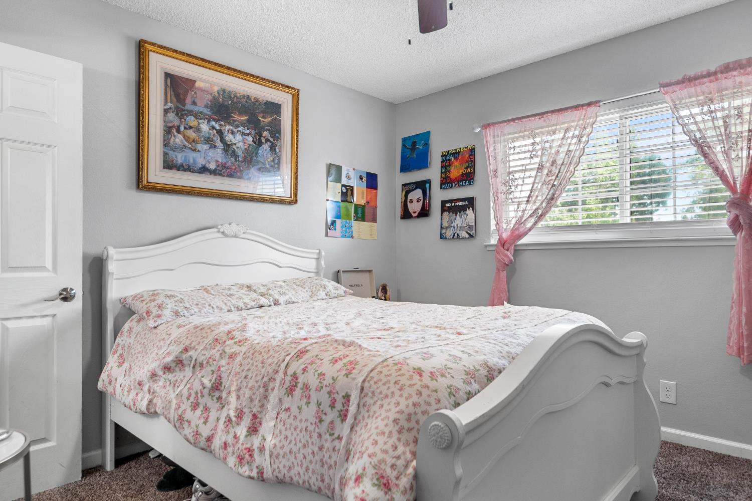 555 E Fountain Way, Fresno, CA 93704