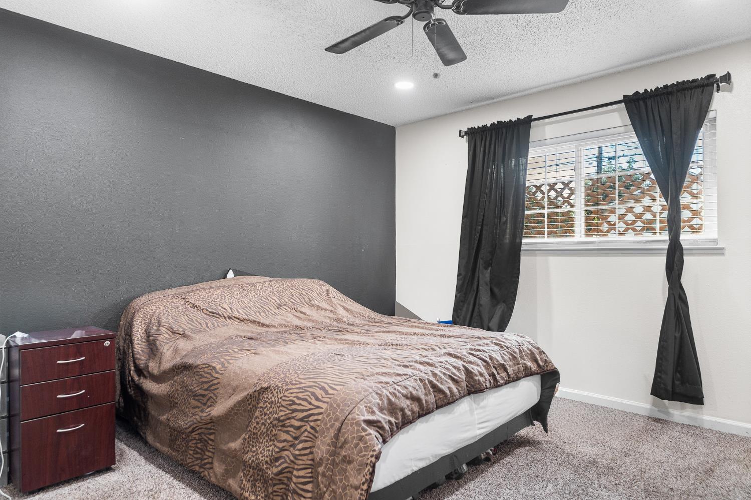 555 E Fountain Way, Fresno, CA 93704