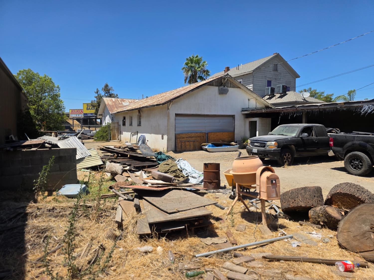 126 N Roosevelt Ave, Fresno, CA 93701