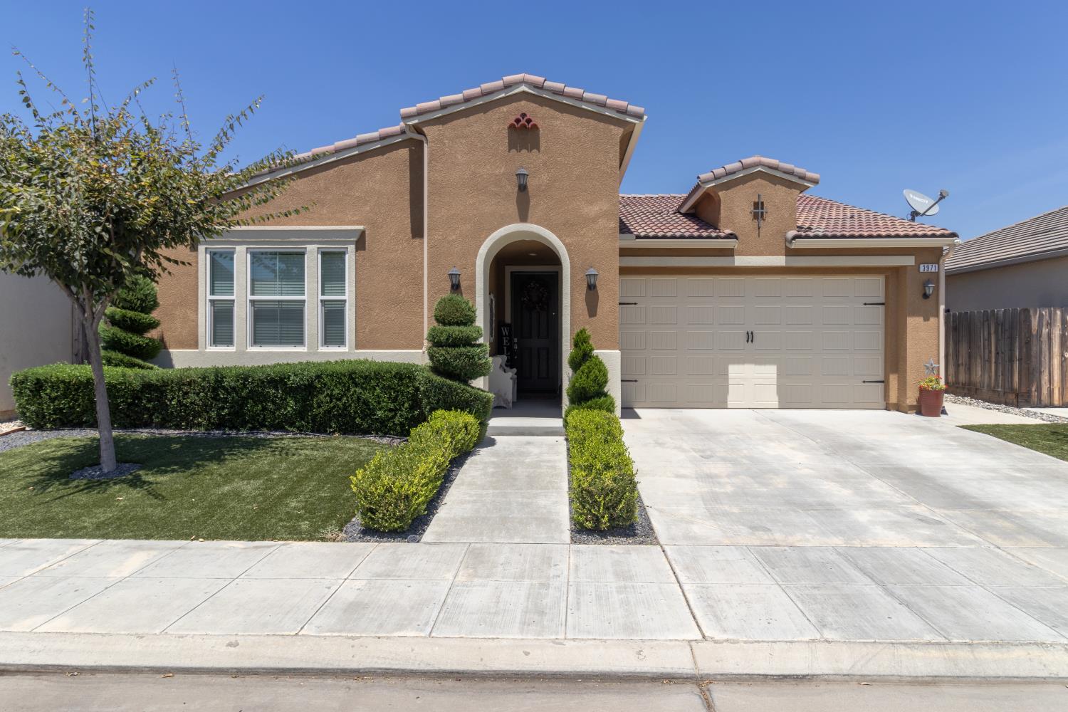 3971 Saginaw Ave, Clovis, CA 93619