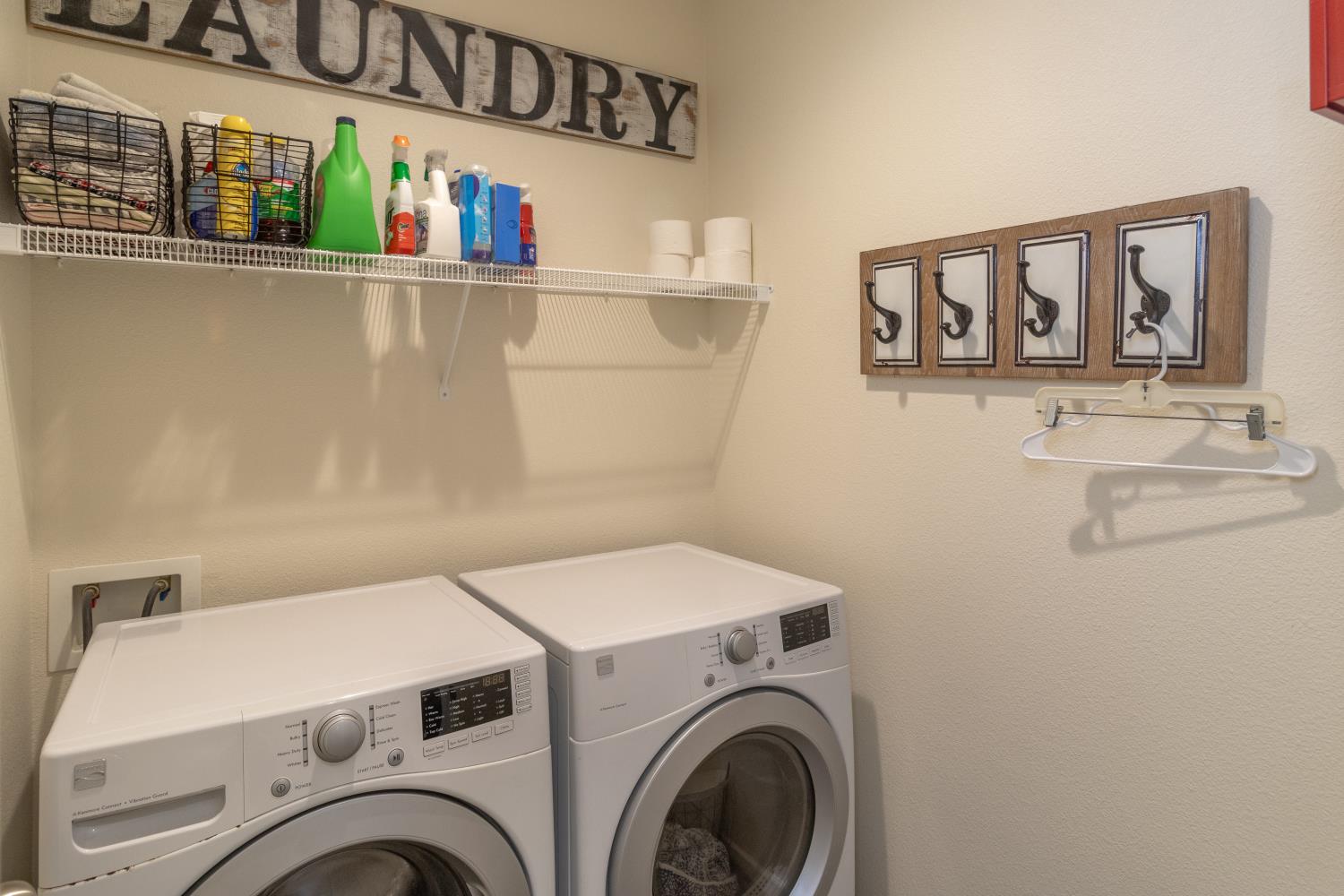 3971 Saginaw Ave, Clovis, CA 93619